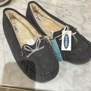 Old Navy gray slippers - size 10 with faux fur liner